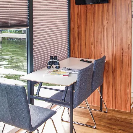 1 Bedroom Beautiful Ship In Brandenburg
