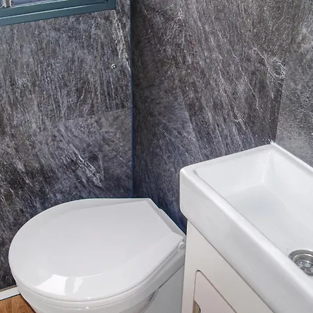 1 Bedroom Awesome Ship In Brandenburg 3*