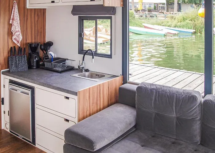 1 Bedroom Awesome Ship In Brandenburg بوتيل 3*